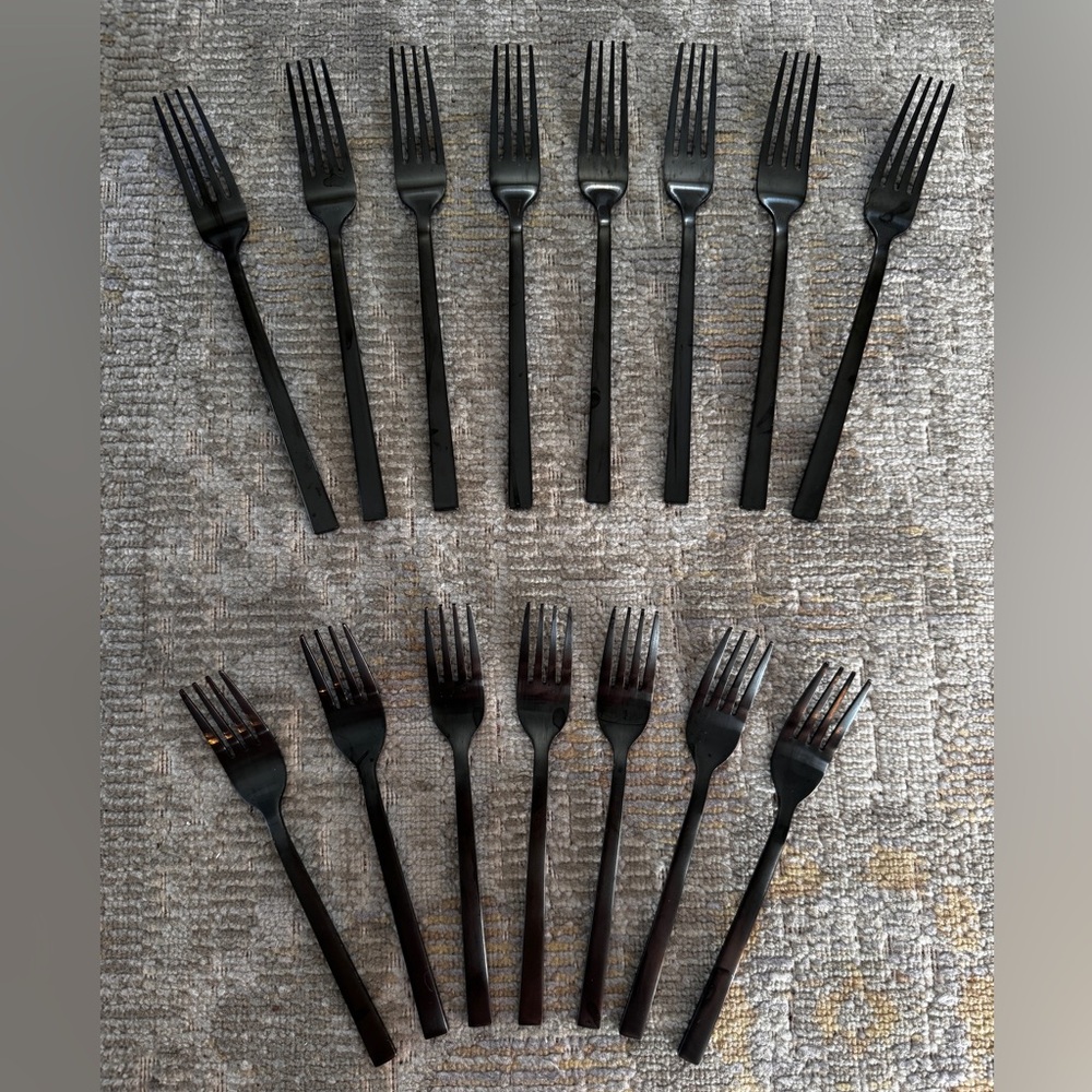 Black Utensils Set